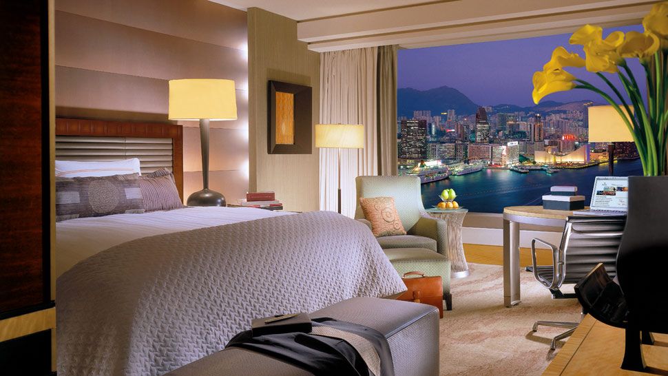  Four Seasons Hong Kong  