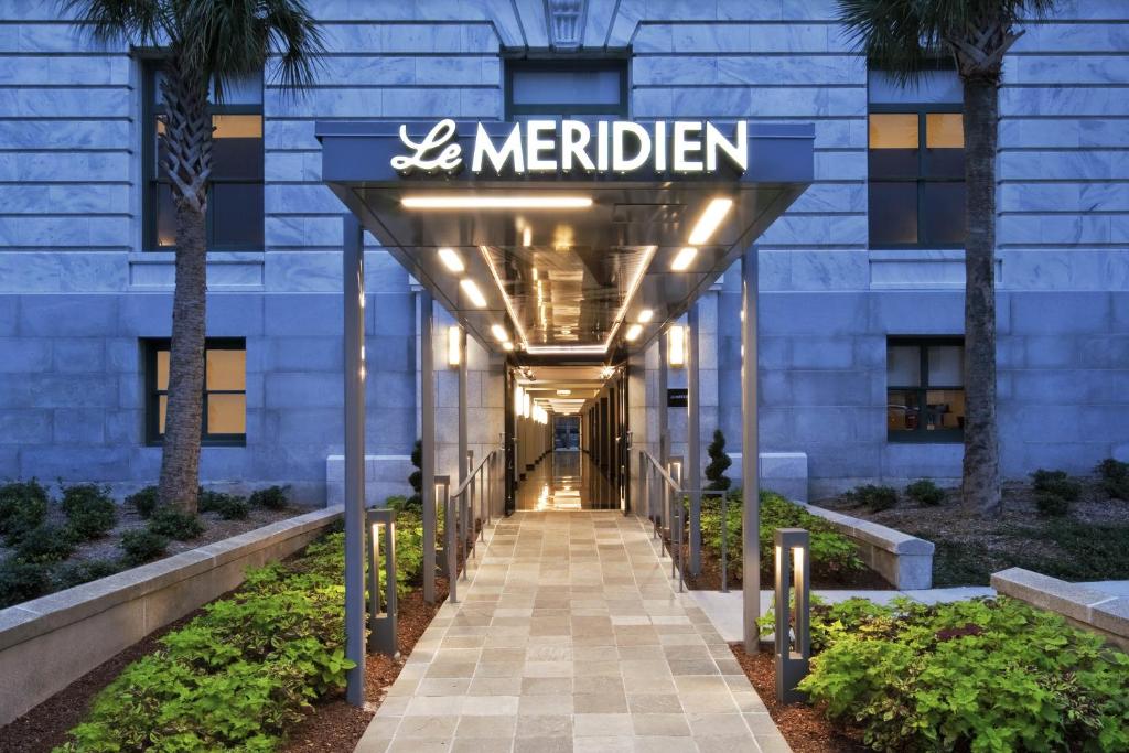 Meridien Hotel 